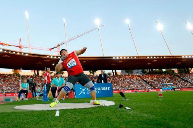 开云-室内田径邀请赛巩立姣王宇夺冠 郑凤荣外孙女亮相