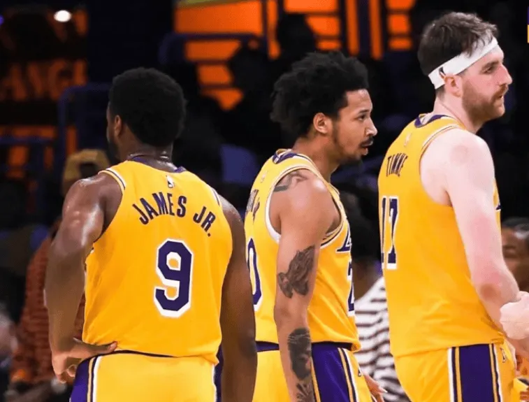 开云体育入口-美记：湖人4月已输3场多于整个3月，本季对雷霆马刺活塞1-9